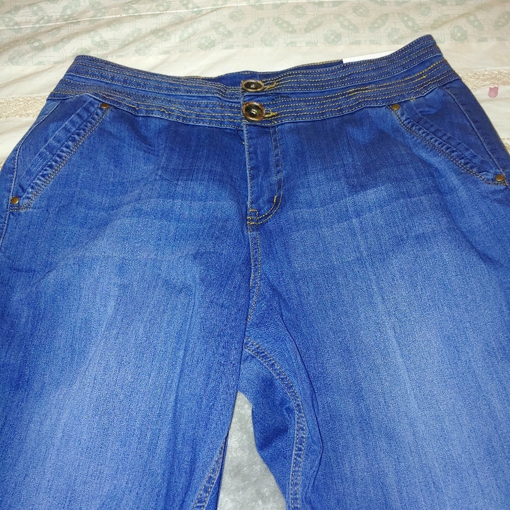 NWT high rise bell bottom Jeans